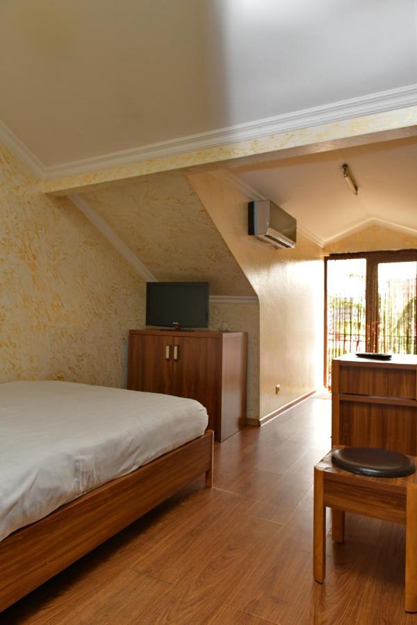 Antika Hotel Batumi Exterior photo