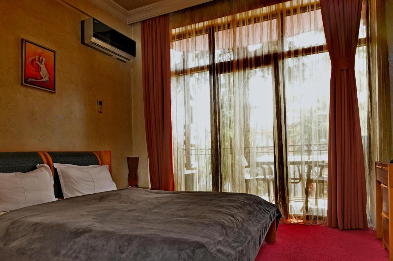 Antika Hotel Batumi Exterior photo